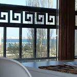 Nereya Palace Mona *